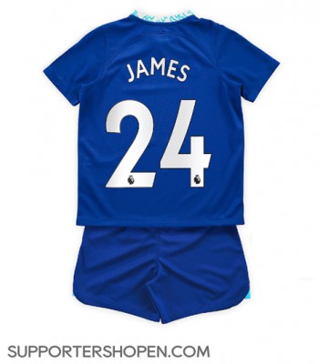 Chelsea Reece James #24 Hemmatröja Barn 2022-23 Kortärmad (+ korta byxor)